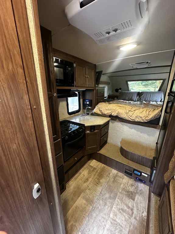 2016 Palomino Backpack HS2902 Truck Camper For Sale
