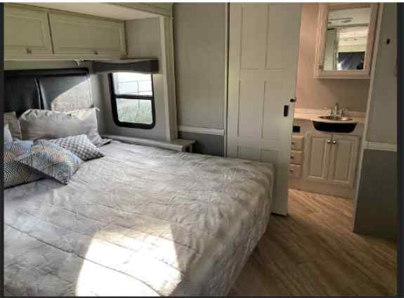 2021 Holiday Rambler Invicta 33HB For Sale 2021 Holiday Rambler Invicta 33HB For Sale
